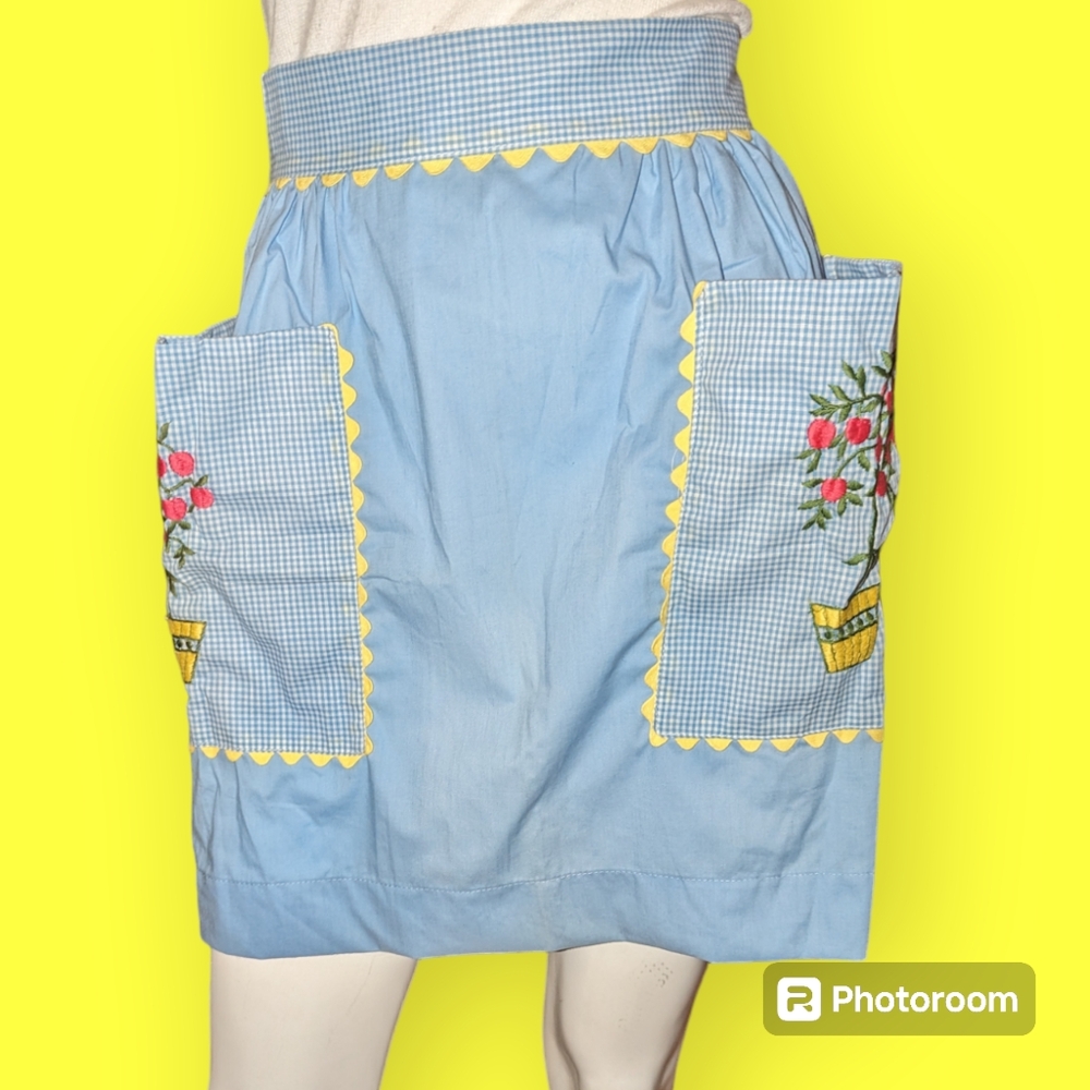 Vintage Apron - Picture 3 of 9